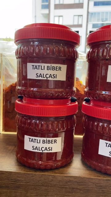 El yapımı Hatay salçası: Doğallığın kırmızı hali sofralarınızda 
Bu güzel lezzet için bizimle iletişime geçebilirsiniz 
#salça #hataysalçası #elyapımi